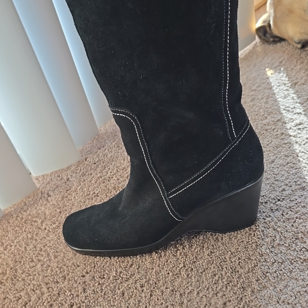 Bandolino Black Suede Wedge Boots